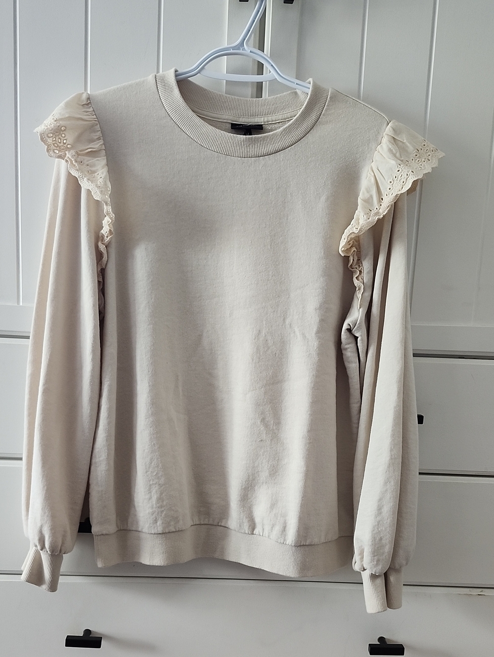 Who What Wear Cream Ruffle-Trim Sweatshirt Sz L